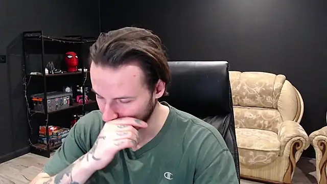 Snapshot of MihasikD chatting on January 11, 1:43 pm MihasikD online show from January 11, 1:43 pm