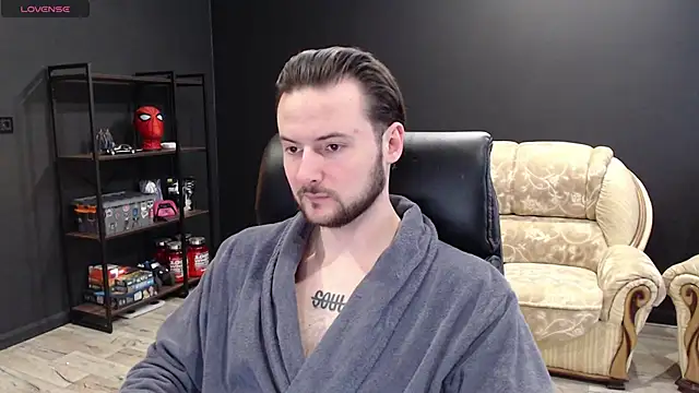 Snapshot of MihasikD chatting on February 12, 10:56 am MihasikD online show from February 12, 10:56 am