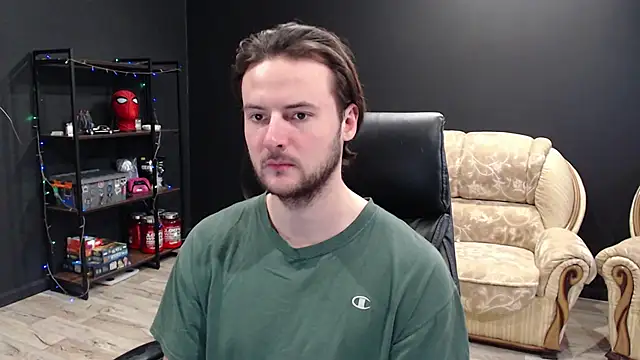 Snapshot of MihasikD chatting on January 13, 12:24 pm MihasikD online show from January 13, 12:24 pm