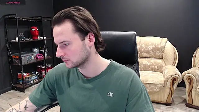 Snapshot of MihasikD chatting on January 22, 11:23 am MihasikD online show from January 22, 11:23 am