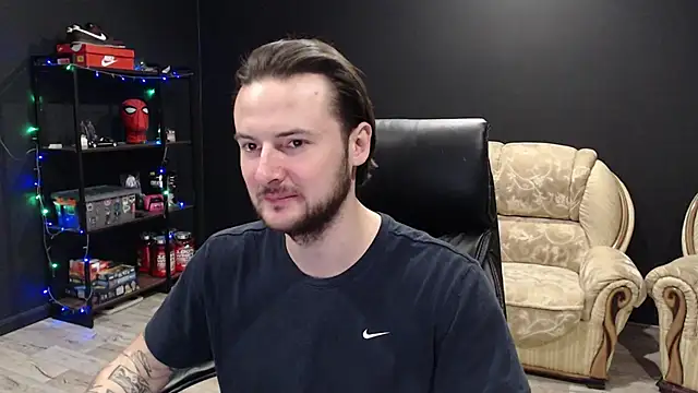 Snapshot of MihasikD chatting on December 26, 1:10 pm MihasikD online show from December 26, 1:10 pm