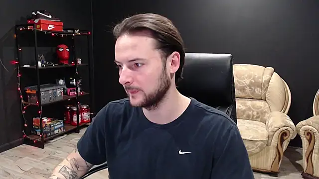 Snapshot of MihasikD chatting on December 25, 9:13 am MihasikD online show from December 25, 9:13 am