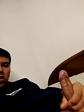 Snapshot of mikeeeeeell chatting on October 24, 9:49 pm mikeeeeeell online show from October 24, 9:49 pm