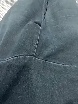 Snapshot of Babyucum4me chatting on December 9, 5:02 pm Babyucum4me online show from December 9, 5:02 pm