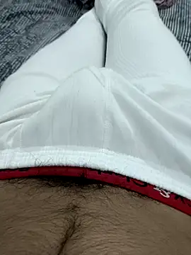 Snapshot of Babyucum4me chatting on December 6, 6:39 pm Babyucum4me online show from December 6, 6:39 pm