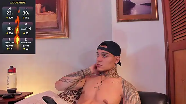 Snapshot of ImDominike chatting on January 3, 9:47 pm ImDominike online show from January 3, 9:47 pm