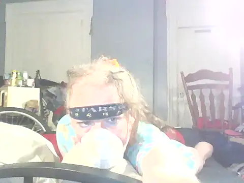 Snapshot of Valarie83 chatting on February 7, 2:51 am Valarie83 online show from February 7, 2:51 am