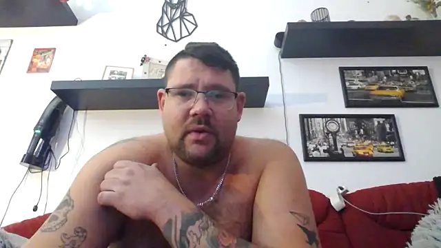 sexykevin17cm online show from April 10, 11:12 pm