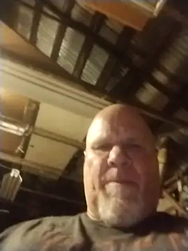 Reddog833 online show from April 15, 6:24 am