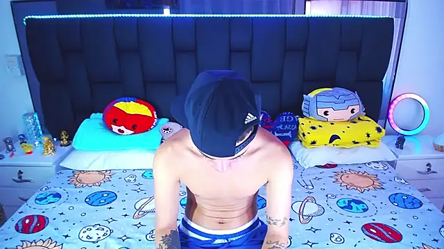 Snapshot of Nice_ButtX chatting on March 4, 5:24 pm Nice ButtX online show from March 4, 5:24 pm