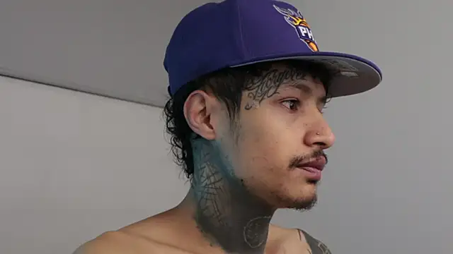 trieone online show from February 25, 10:58 am