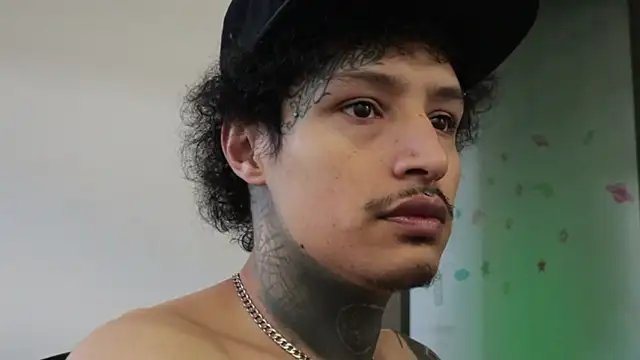 trieone online show from December 14, 8:16 pm