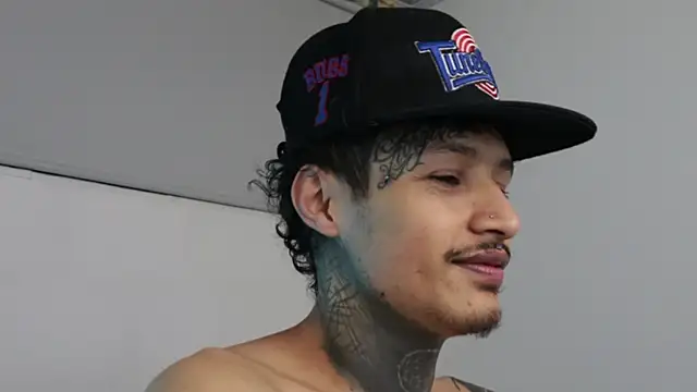 trieone online show from February 10, 4:19 am