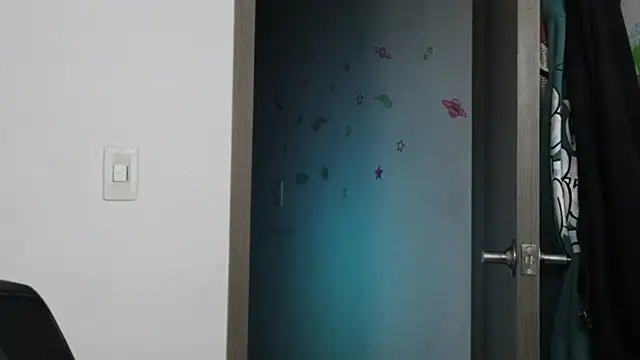 trieone online show from October 1, 11:52 pm