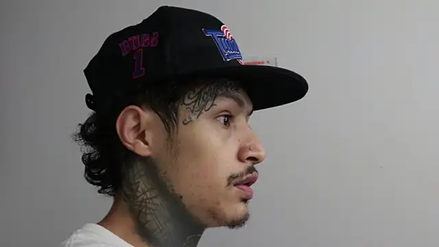 trieone online show from February 20, 9:44 am