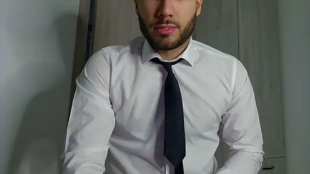 Snapshot of Justynn1 chatting on February 18, 6:15 am Justynn1 online show from February 18, 6:15 am