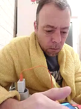 Snapshot of david_geam chatting on January 9, 4:08 am david geam online show from January 9, 4:08 am