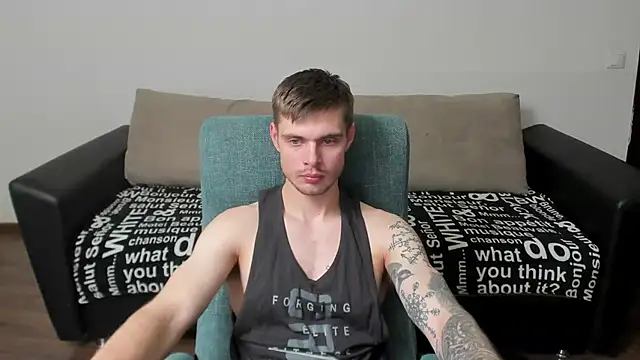 maks wolfis online show from February 24, 8:25 pm