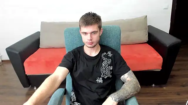 maks wolfis online show from December 5, 12:55 pm