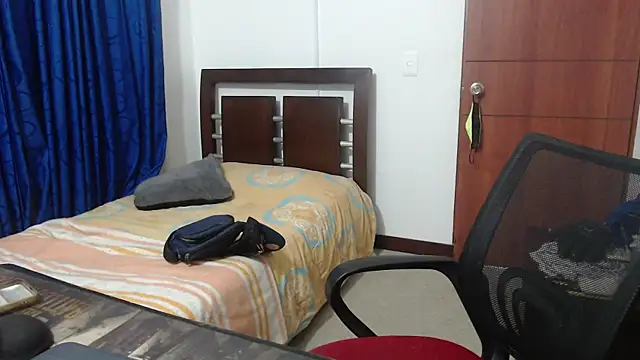 fvckolombianguyy online show from March 2, 1:37 am