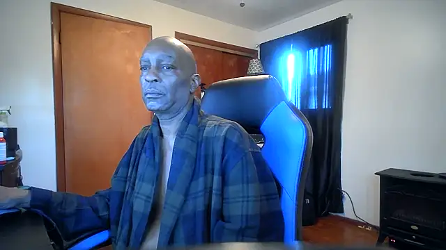 longdick4you8686 online show from December 17, 1:16 pm