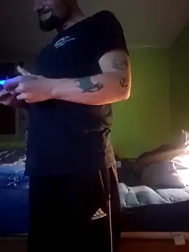 Snapshot of NiceHunter89 chatting on October 21, 10:01 pm NiceHunter89 online show from October 21, 10:01 pm