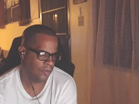 thesugar32 online show from September 21, 2:01 am