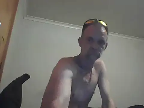 Snapshot of TooFknHorny1 chatting on January 15, 4:47 am TooFknHorny1 online show from January 15, 4:47 am