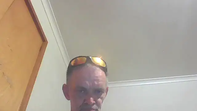 Snapshot of TooFknHorny1 chatting on October 20, 5:44 am TooFknHorny1 online show from October 20, 5:44 am