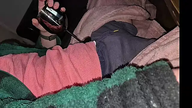 -luckybong- online show from March 9, 9:14 pm