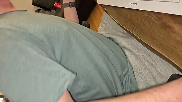 -luckybong- online show from February 21, 9:11 pm