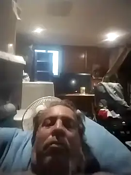 Snapshot of trucker1979 chatting on October 1, 11:03 am trucker1979 online show from October 1, 11:03 am