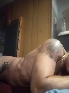 Snapshot of trucker1979 chatting on October 6, 12:21 pm trucker1979 online show from October 6, 12:21 pm