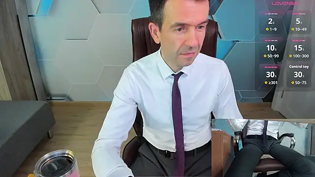 SteveTiger online show from April 4, 3:47 am