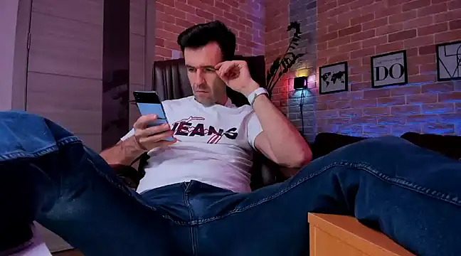 SteveTiger online show from December 9, 3:12 pm