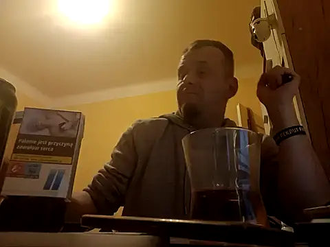 Snapshot of MrWhitePL chatting on February 13, 5:22 pm MrWhitePL online show from February 13, 5:22 pm