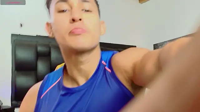 BenjaminCooperk online show from June 21, 6:08 am