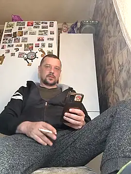 DanielOhCool online show from March 19, 8:50 am