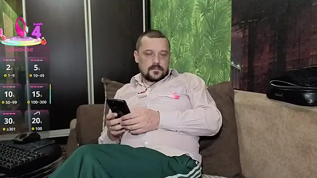 DanielOhCool online show from October 10, 1:05 pm