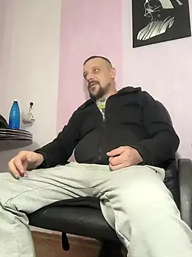 DanielOhCool online show from December 10, 10:38 am