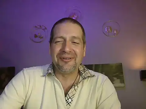 Snapshot of matrikes1 chatting on February 11, 8:42 pm matrikes1 online show from February 11, 8:42 pm