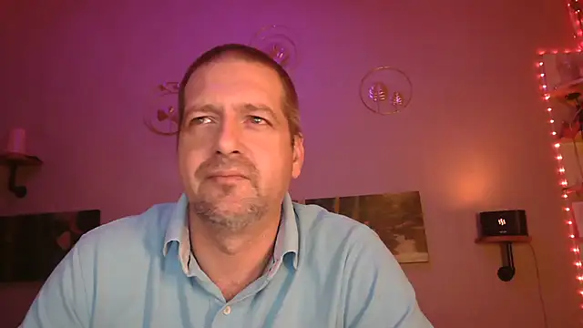 Snapshot of matrikes1 chatting on February 14, 6:40 pm matrikes1 online show from February 14, 6:40 pm