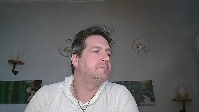 Snapshot of matrikes1 chatting on February 2, 12:24 pm matrikes1 online show from February 2, 12:24 pm