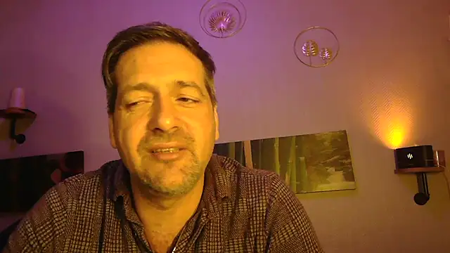 Snapshot of matrikes1 chatting on December 15, 4:48 pm matrikes1 online show from December 15, 4:48 pm