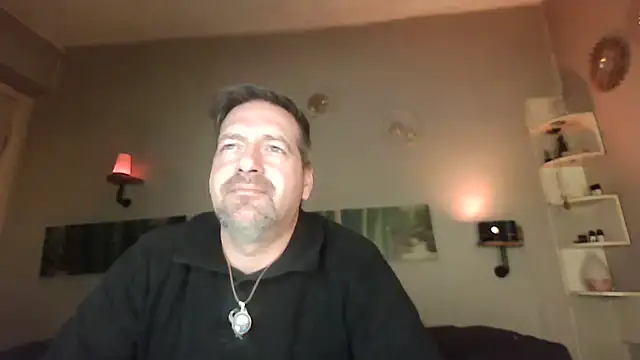 Snapshot of matrikes1 chatting on December 12, 9:37 pm matrikes1 online show from December 12, 9:37 pm