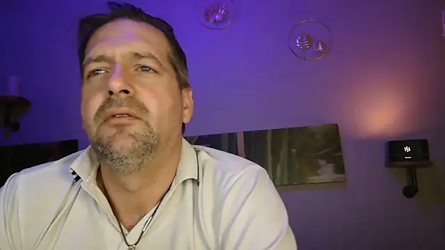 Snapshot of matrikes1 chatting on December 16, 7:54 pm matrikes1 online show from December 16, 7:54 pm