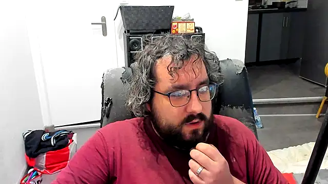 bears549a online show from December 12, 9:48 pm