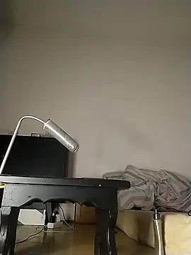 milosek81 online show from March 2, 11:56 pm