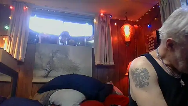 Snapshot of Makowboy chatting on January 8, 7:03 pm Makowboy online show from January 8, 7:03 pm