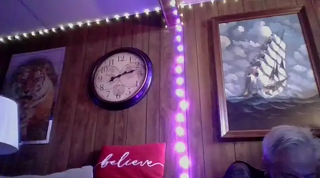 Snapshot of Makowboy chatting on December 12, 3:16 pm Makowboy online show from December 12, 3:16 pm